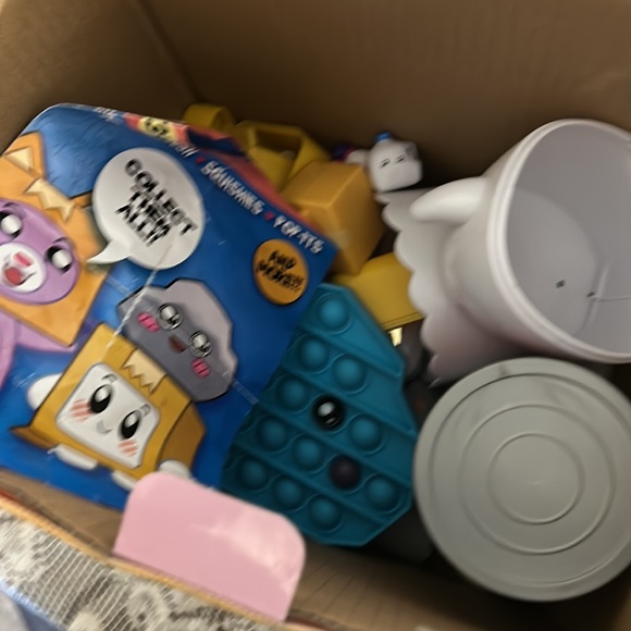 Lanky box really big foxy mystery box set used - Picture 2 of 3